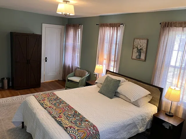 2521 Mayfield Ave — Photo 3