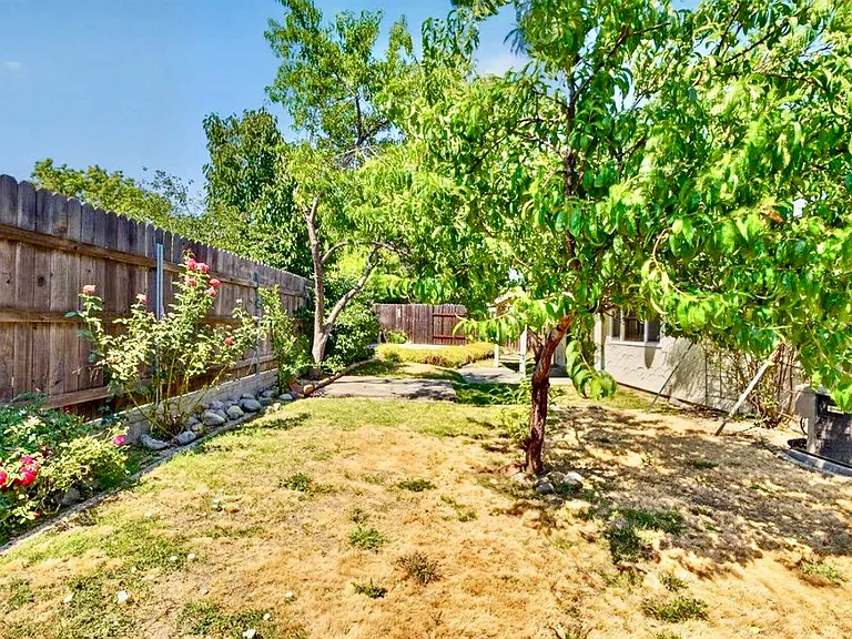 4073 Farmer Way — Photo 10