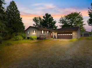 1040 E Galbraith Line Rd, Melvin, MI 48454