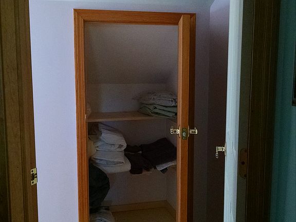 Entry to full bath upstairs