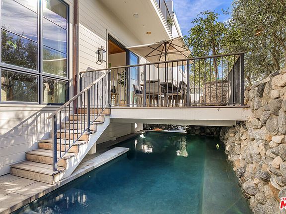 4th image of 4315 Roma Ct