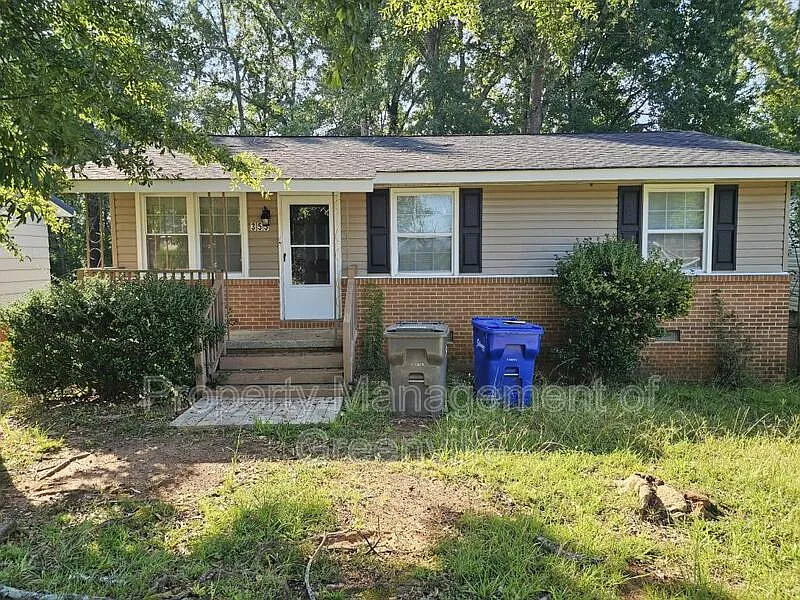 3 bed, 1.0 bath, 864 sqft, $1,195 — Photo 2
