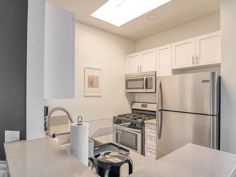 1223 Federal Ave — Photo 59