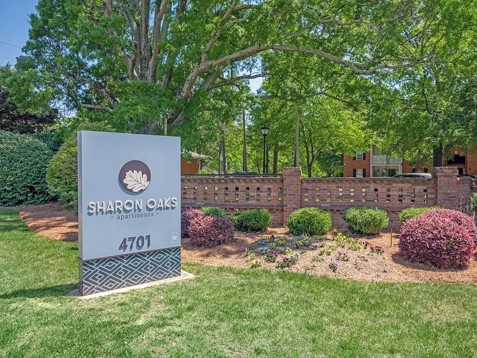 Sharon Oaks Apartments