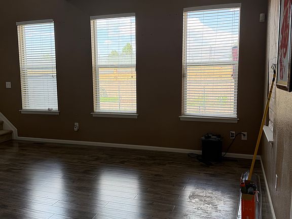 2nd image of 5556 Abbeywood Cir