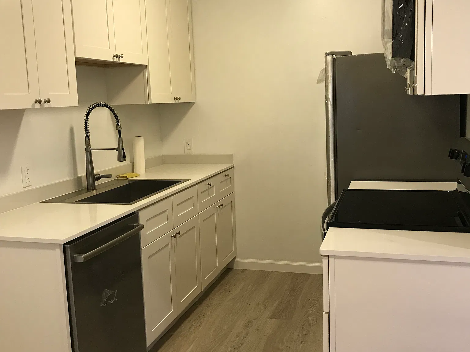 660 Roble Ave — Photo 1