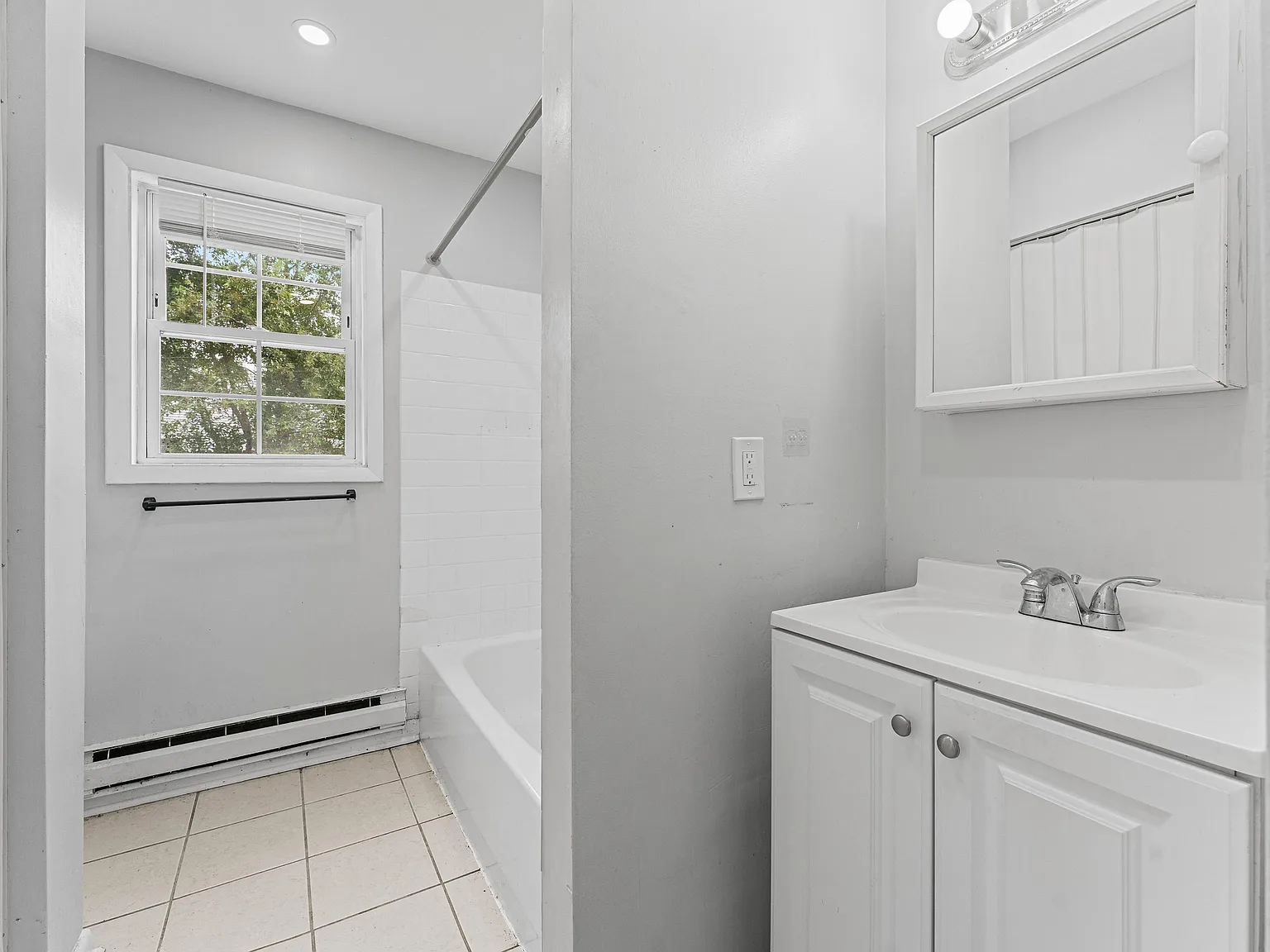2 bed, 918 sqft, $2,250 — Photo 4