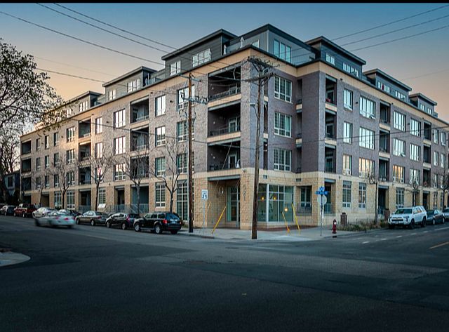 521 2nd St SE Apt 203