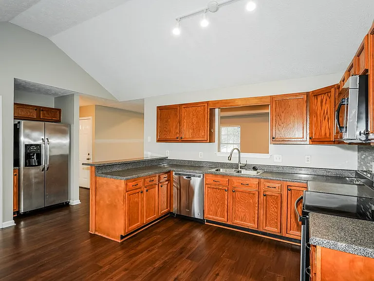 634 Woodland Hills Dr — Photo 7