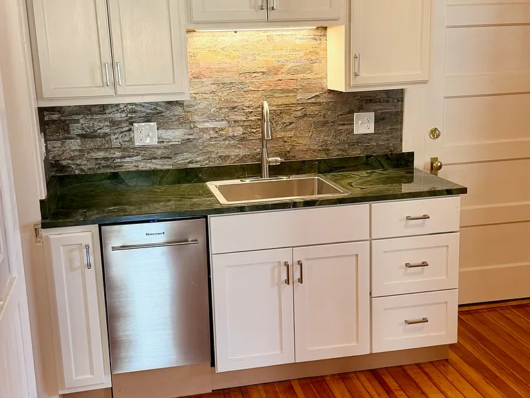 69 S Pleasant St #12 — Photo 28