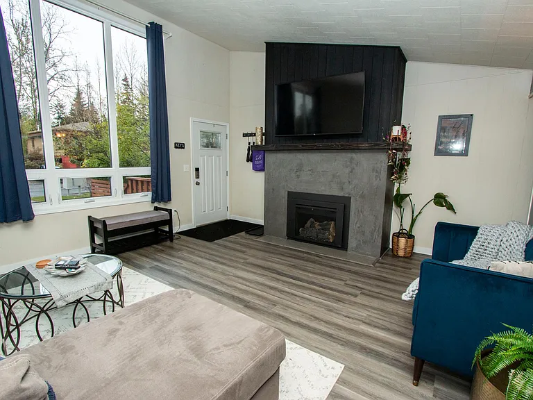 542 W 19th Ave — Photo 11