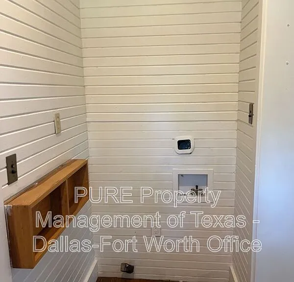 501 E Monroe St — Photo 13