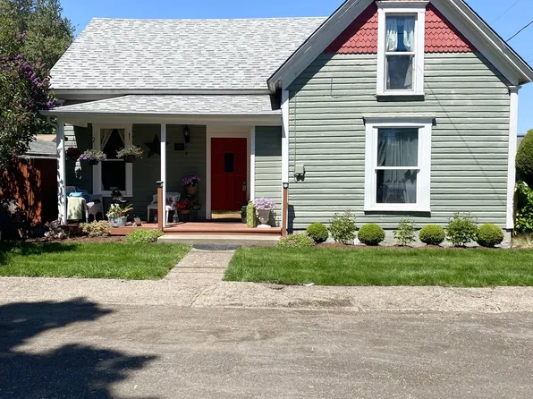 195 Territorial St, Harrisburg, OR 97446