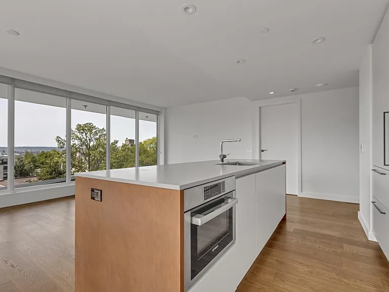 1365 Davie St #805 — Photo 3