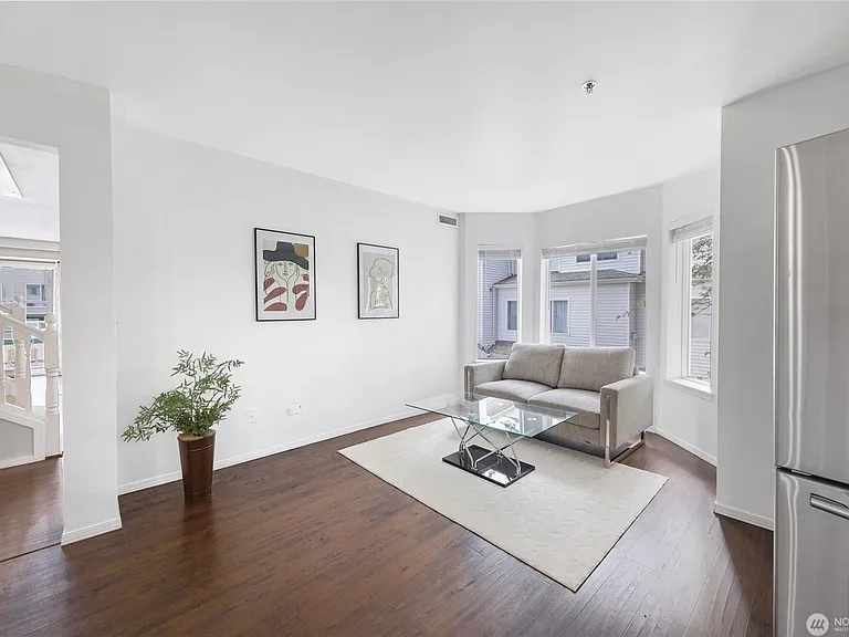 16219 Northup Way #C204 — Photo 11