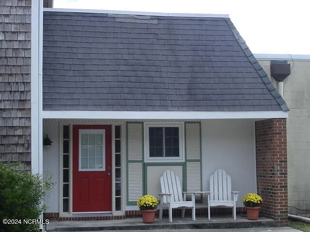 1 bed, 1.0 bath, $1,700 — Photo 2