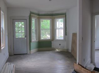 18 Gaugh St #2, Easthampton, MA 01027