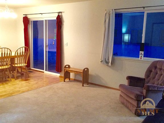3rd image of 1014 N River Rock Dr