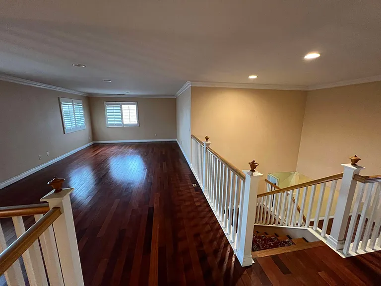 148 E Hazeltine St — Photo 15