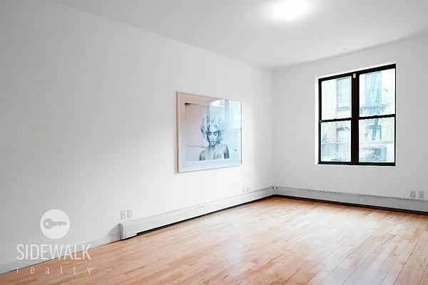 Rented by Sidewalk Realty LLC | media 28