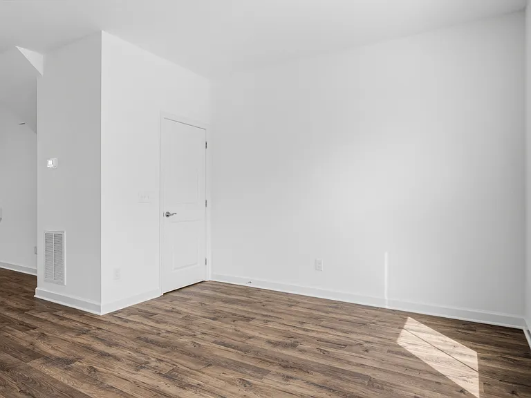 1053 Balsam Ln — Photo 14