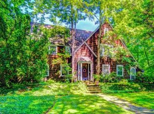 1271 Oakridge Dr, Cleveland Heights, OH 44121