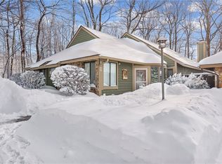 2740 Powder Ridge Rd, Hidden Valley, PA 15502