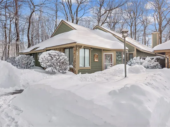 2740 Powder Ridge Rd, Hidden Valley, PA 15502