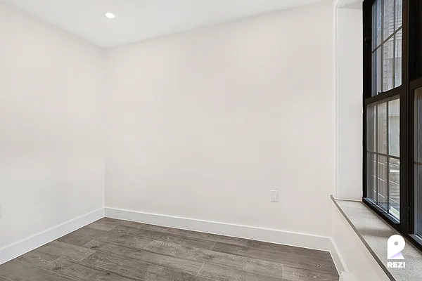 Rented by REZI | media 3