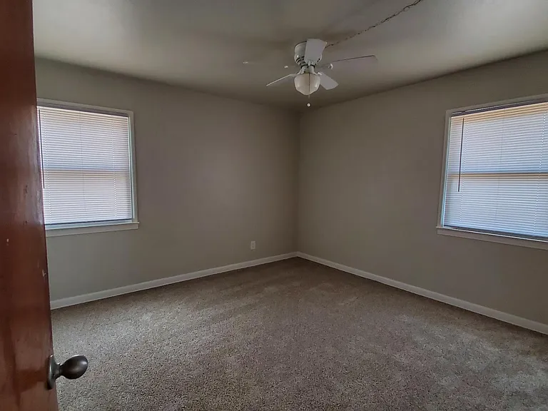 1415 Dewitt Ave — Photo 7