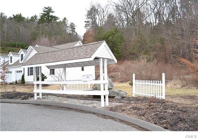 2nd image of 15 Fiddlehead Dr #15