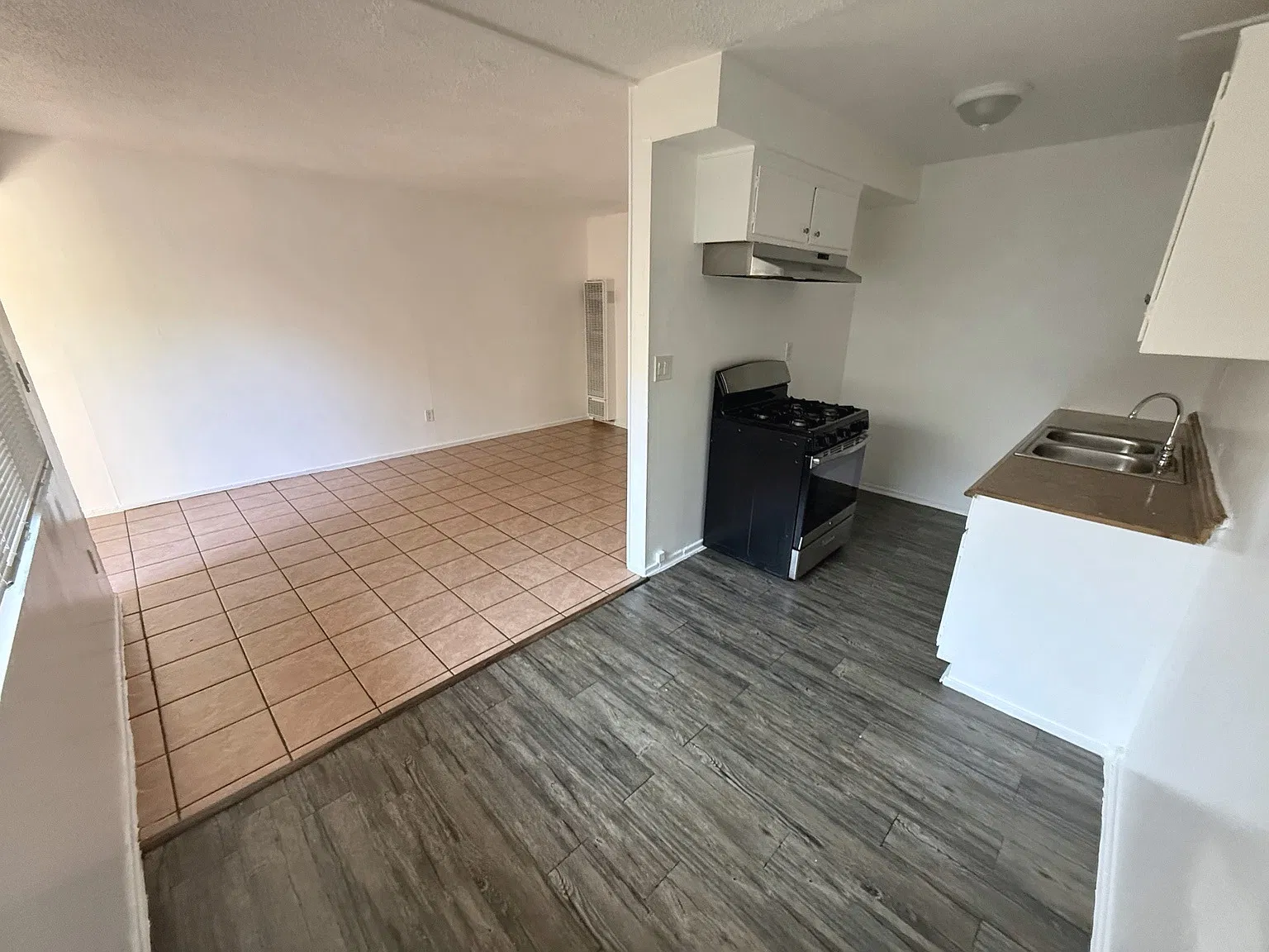 2 bed, 650 sqft, $1,870 — Photo 2