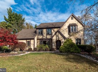 2075 Pioneer Rd, Huntingdon Valley, PA 19006