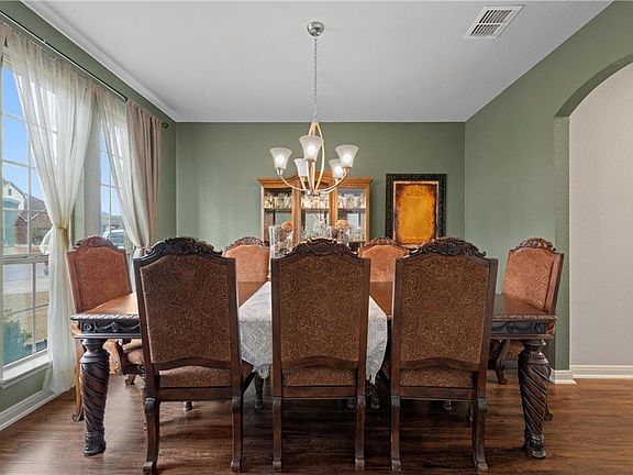 5th image of 3212 Gilchrist Dr