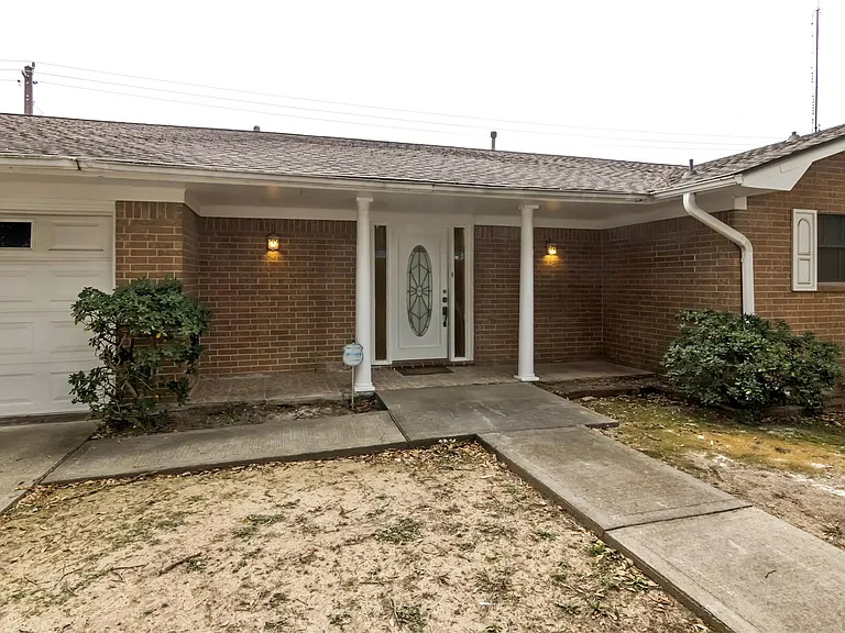 2303 Kipling St — Photo 2