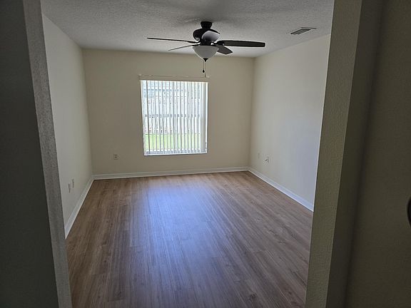 3rd image of 32527 Crystal Breeze Ln