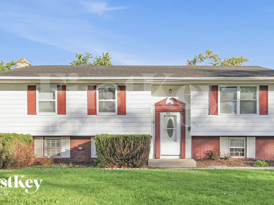 313 E Center St