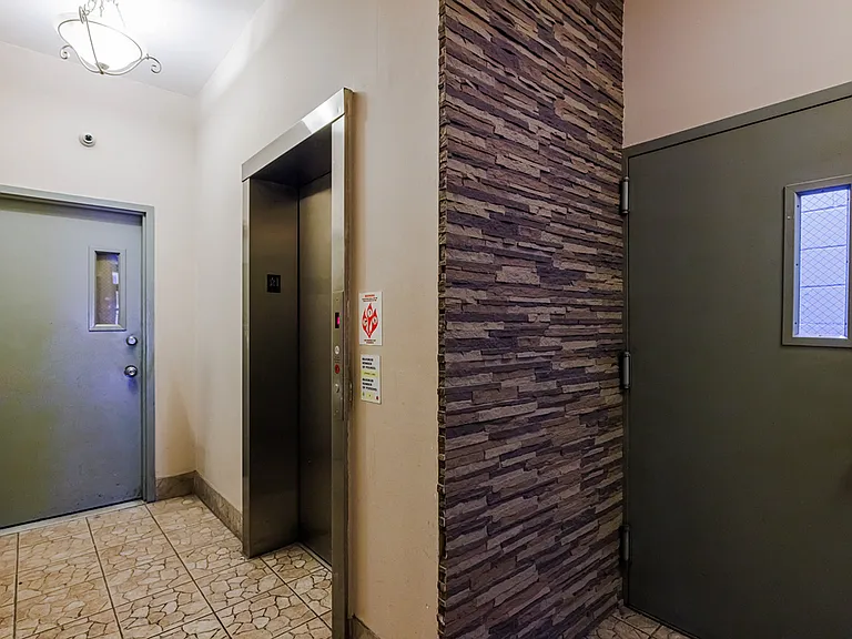 421 E 12th St #2 — Photo 8