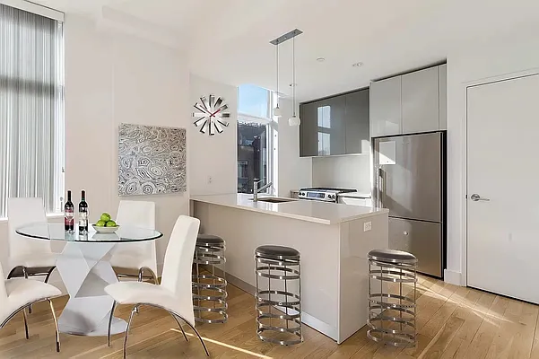 Rented by Modern Spaces | media 13