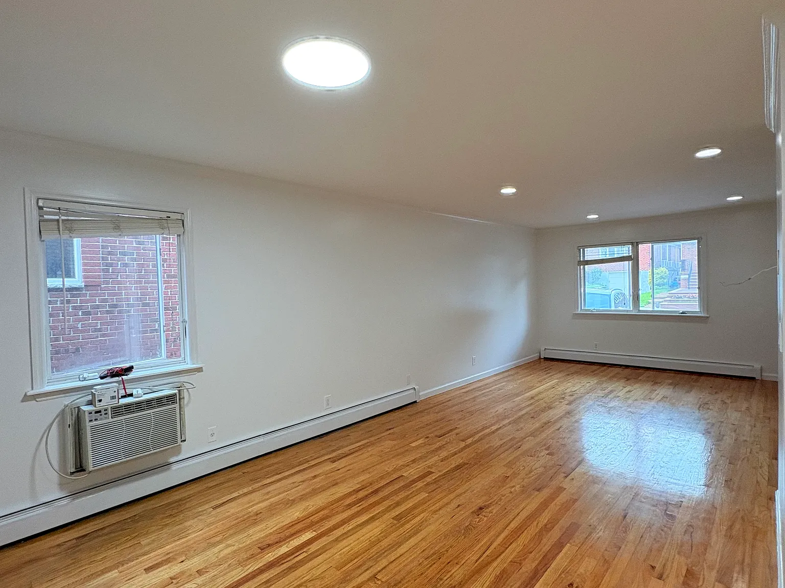 3 bed, 1434 sqft, $3,350 — Photo 2