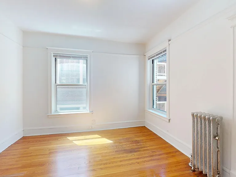 1358 E. 58th Street — Photo 22