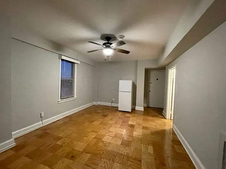 1916 R Street — Photo 14