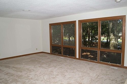 2nd image of 155 Oakleaf Dr