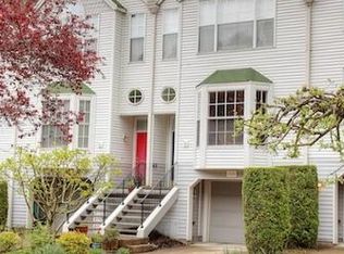 5920 SW Kelly Ave, Portland, OR 97239