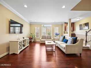 61 Pate Dr, Middletown, NJ 07748