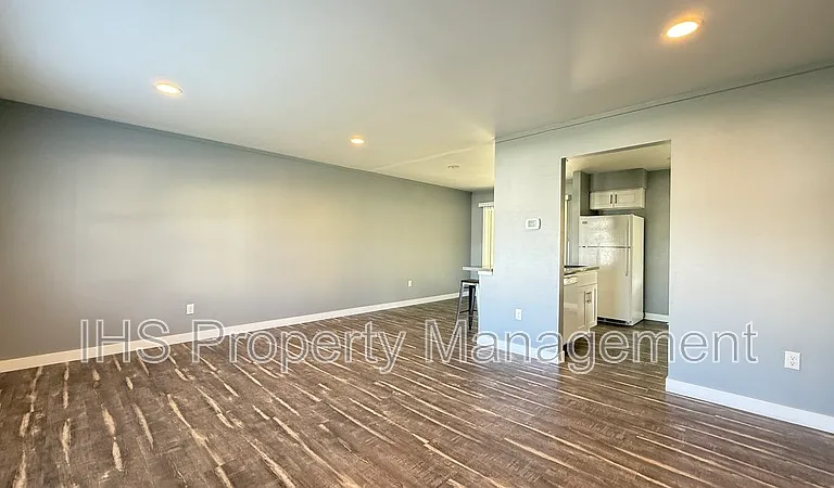 302 Bernard Ave — Photo 7