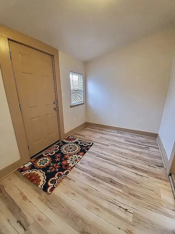 113 E Velma Ave — Photo 4