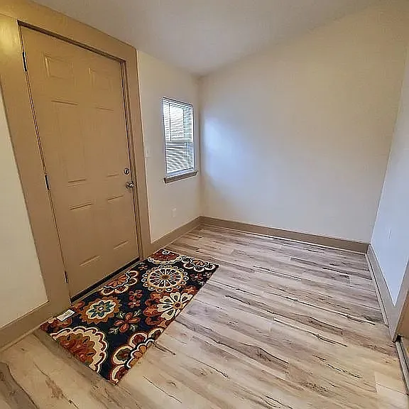 113 E Velma Ave — Photo 4