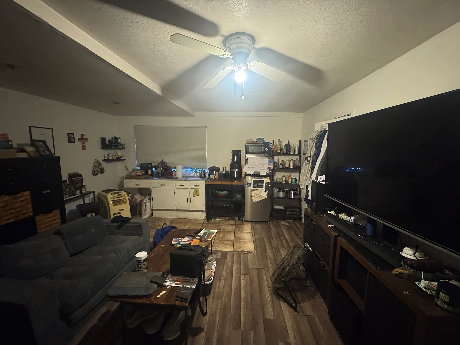 Studio, 300 sqft, $1,300 — Photo 3