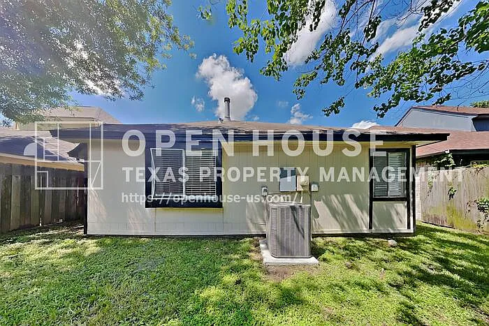 13215 Noble St — Photo 18